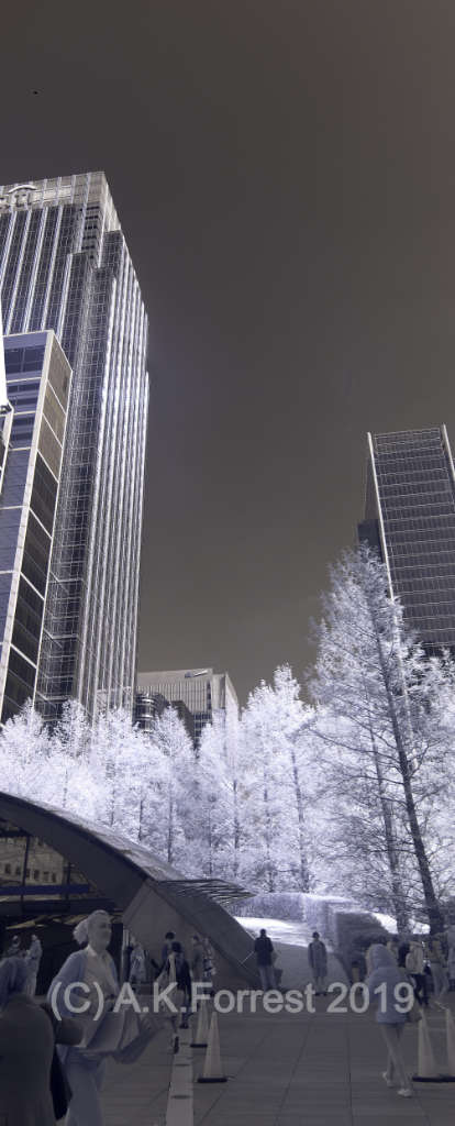 Infrared Canary Wharf vertical